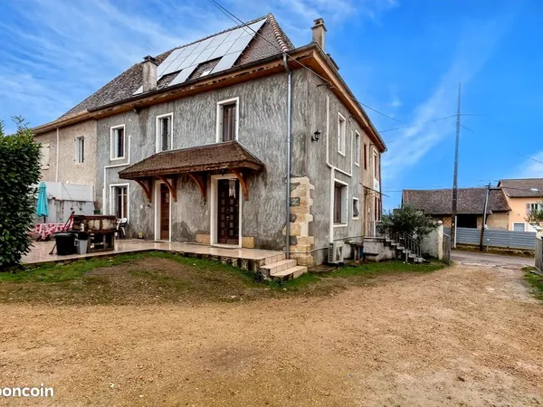Maison 13 pièces 220 m²