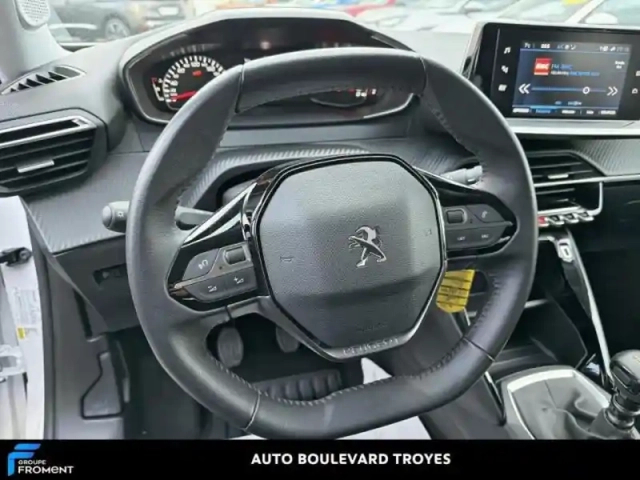 Peugeot 2008 1.2 puretech 100ch s&amp;s style — photo 9