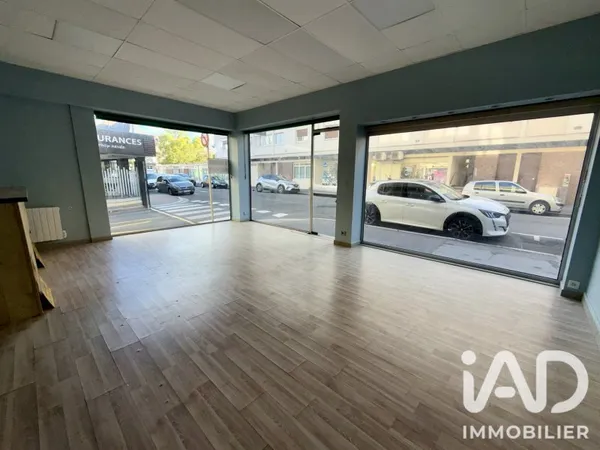 Local commercial 1 pièce 63 m²