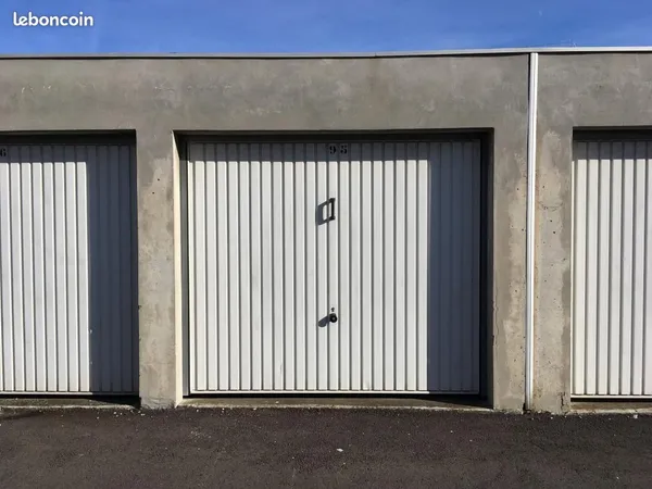 Garage/box 13 m² Venissieux
