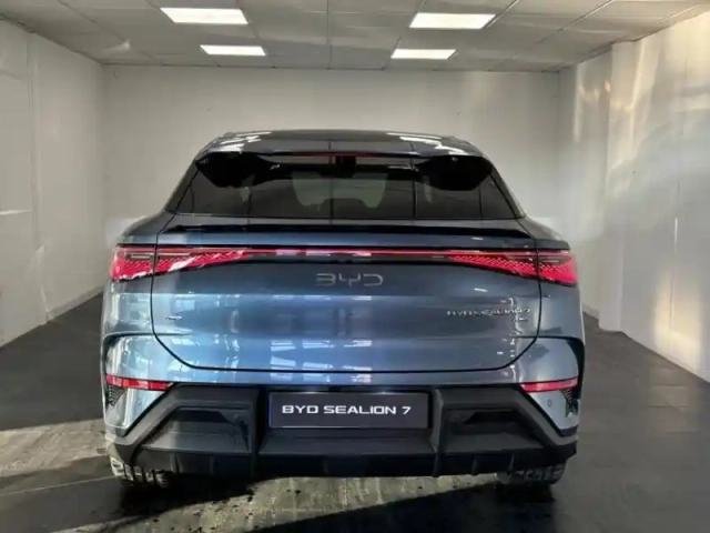 Byd Sealion 7 530ch - 91,3 kwh excellence awd — photo 4