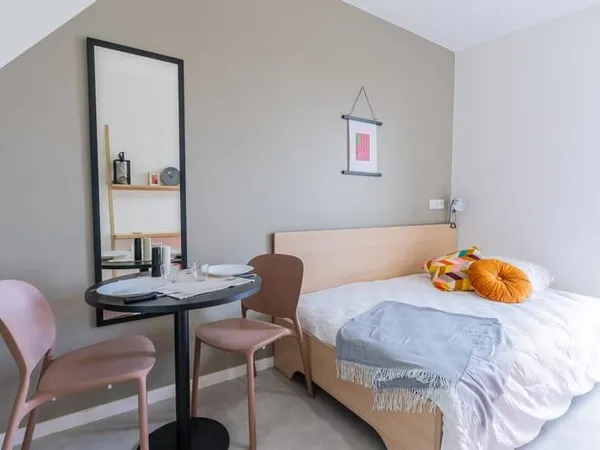 Appartement 8 pièces 200 m²
