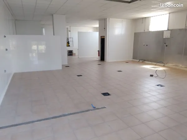 Location local commercial 150m2