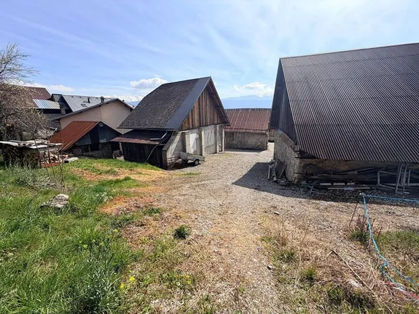 Terrain constructible 245 m²