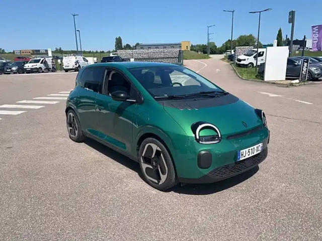 Renault Twingo e-tech electrique 80 ch autonomie urbaine — photo 16