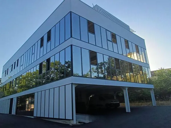Bureaux 836 m²
