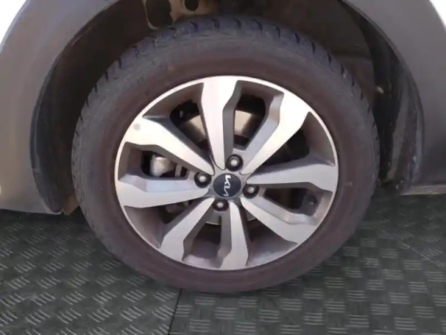 Kia Stonic 1.0 t-gdi 100ch active — photo 14