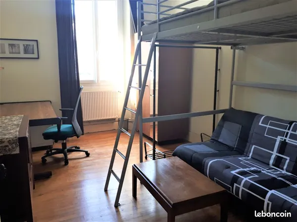 Chambre style studio coloc à 3 Ampère Berriat Novembre