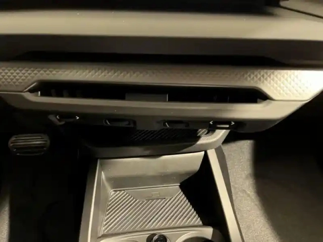 Bmw Serie 1 série 1 116a 122ch m sport design dkg7 — photo 12