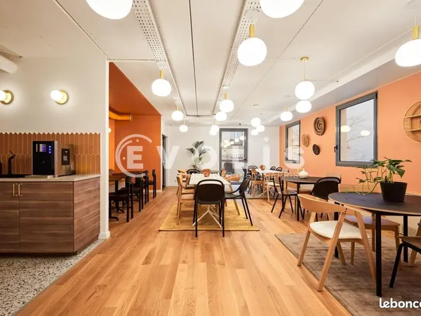 Bureau 69 m²