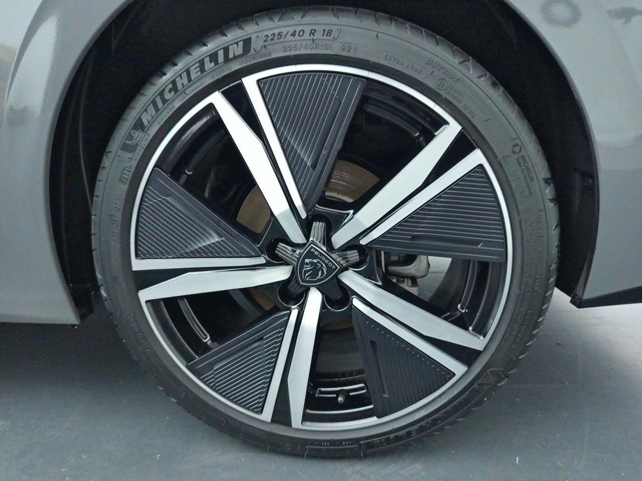 Peugeot 308 sw hybrid 136 e-dcs6 gt — photo 16