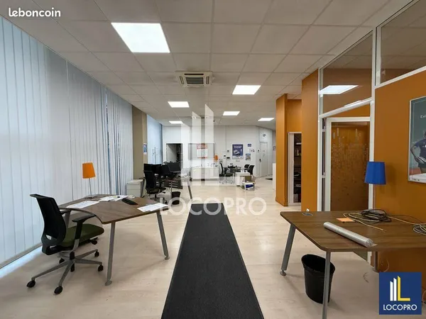 Bureau 150 m²