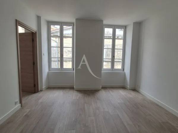 Appartement, Centre ville de Saint Jean D'Angély.