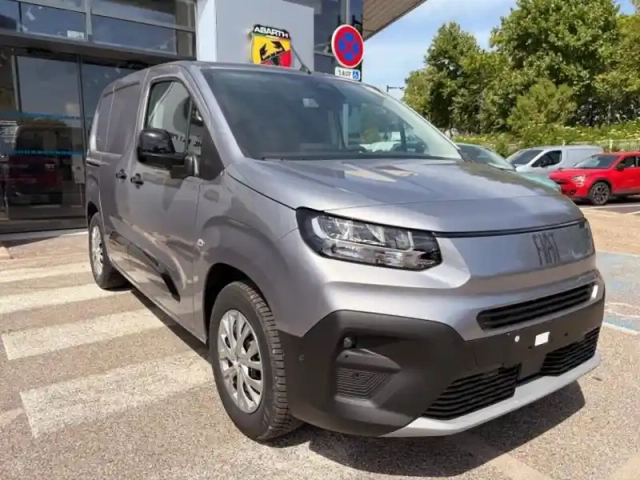 Fiat Doblo fg m diesel 130ch automatique pack premium connect — photo 1