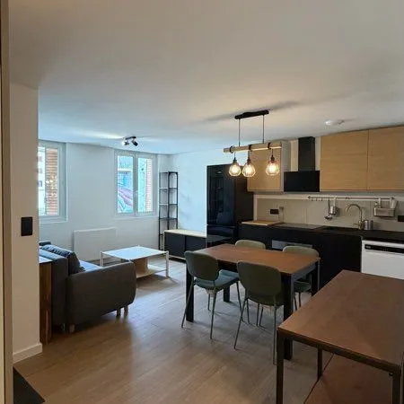 40 m² entièrement rénové location à l'année Moutiers