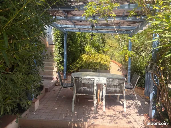 Aux ISSAMBRES, duplex bas de villa 45m2