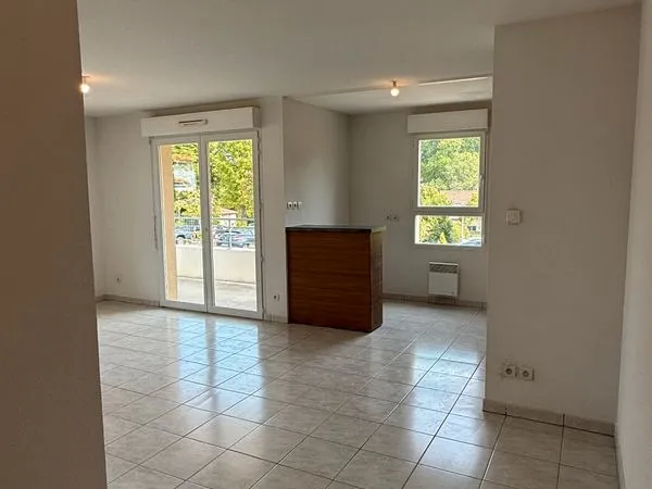 Appartement T3 63 m² - 2 chambres - Piscine - 2 parkings - Saint-Michel