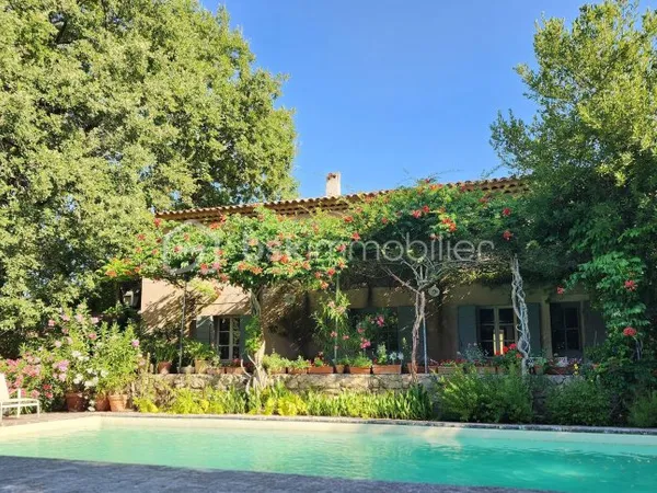 Maison 9 pièces 231 m²
