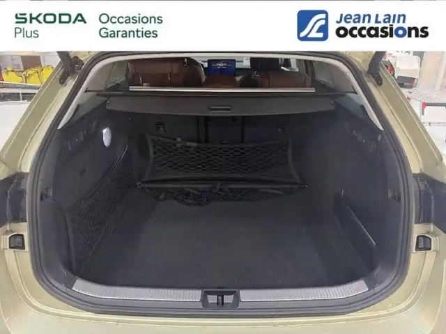 Skoda Superb combi 2.0 tdi 150 ch scr dsg7 — photo 46