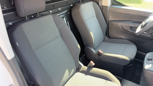 Citroen Berlingo Fourgon XL 1.5 BlueHDi 130 EAT8 - Van – 2025 – 27389 km – Diesel – Boîte Automatique — photo 37