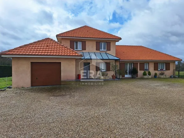 Maison individuelle avec garage atelier à 10 minutes de Montpon Ménestérol et 35 minutes de Bergerac