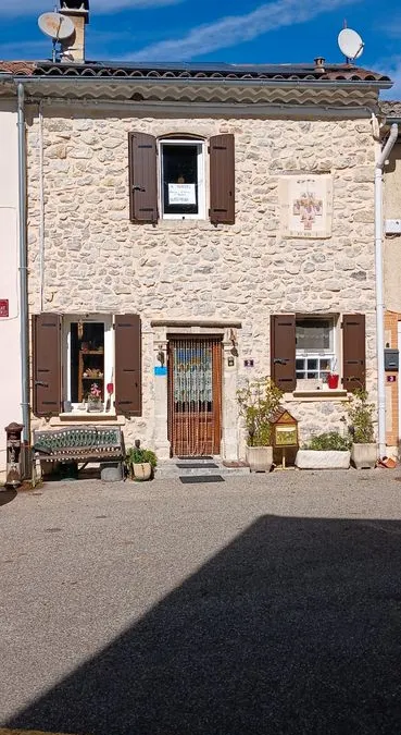 Photo 3