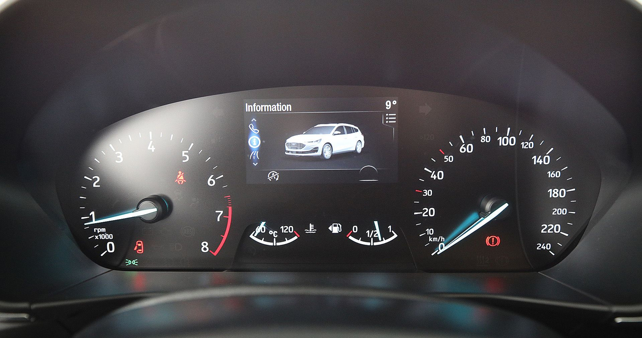 Ford Focus — photo 22