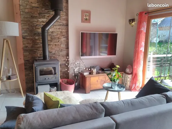Particulier loue duplex T4 dans ferme rénovée à LATHUILE