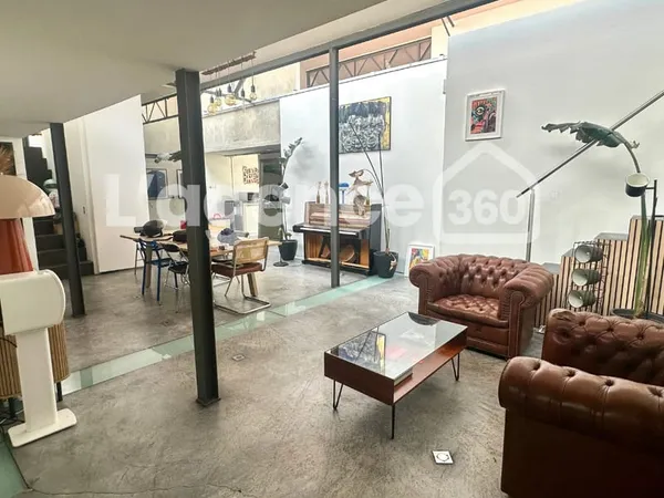 À louer - Atelier / Bureaux atypiques esprit loft - 228 m²