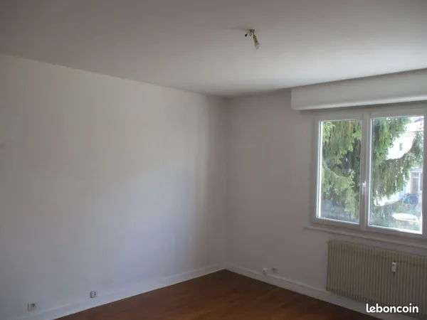 Appartement F2 dans résidence calme
