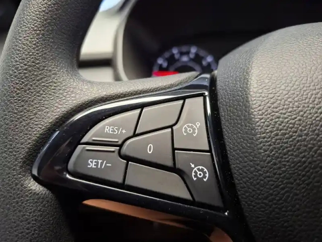 Dacia Sandero sce 65 — photo 29