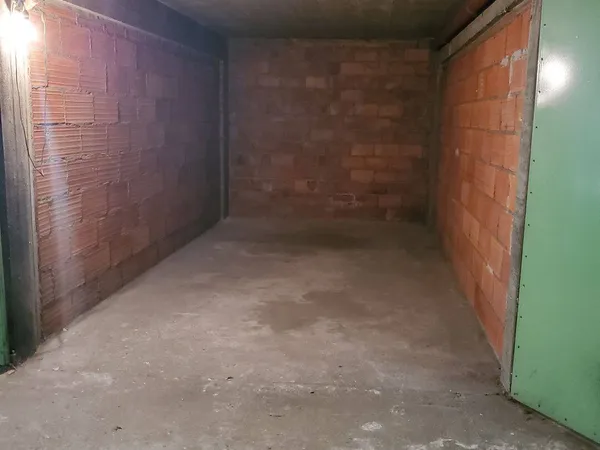 Parking 13 m²