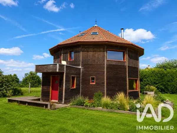 Maison 8 pièces 213 m²