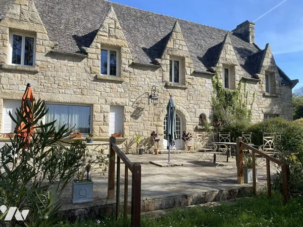 Maison 10 pièces 380 m²