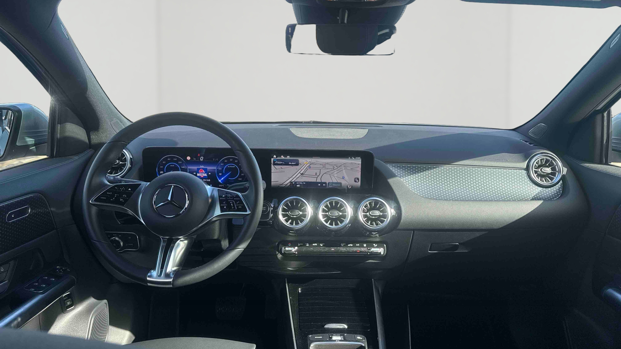 Mercedes EQA 250+ — photo 9