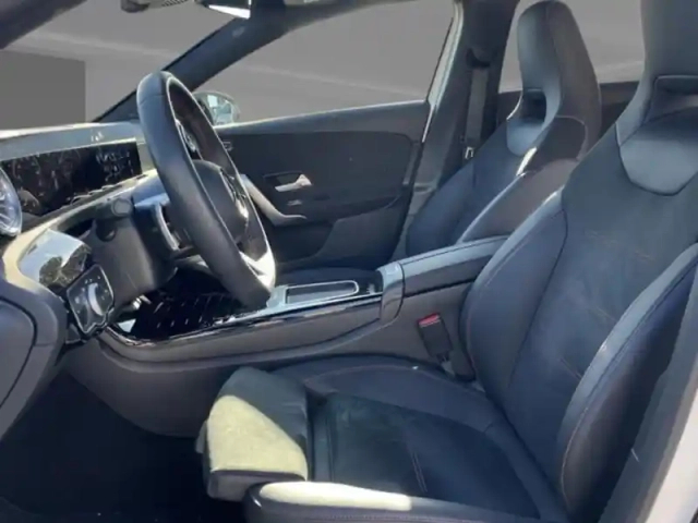 Mercedes Classe A 200 d amg line — photo 19