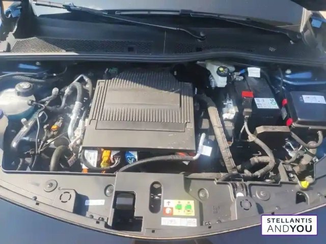 Lancia Ypsilon elettrica 156ch — photo 42