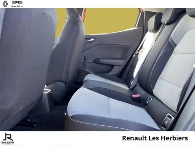 Renault Clio 1.5 blue dci 100ch evolution - 24 — photo 4