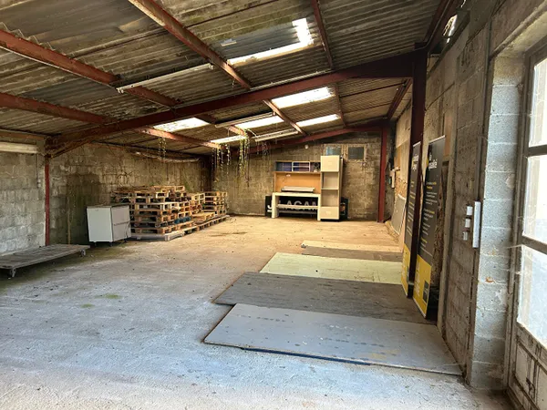 Local commercial 364 m²