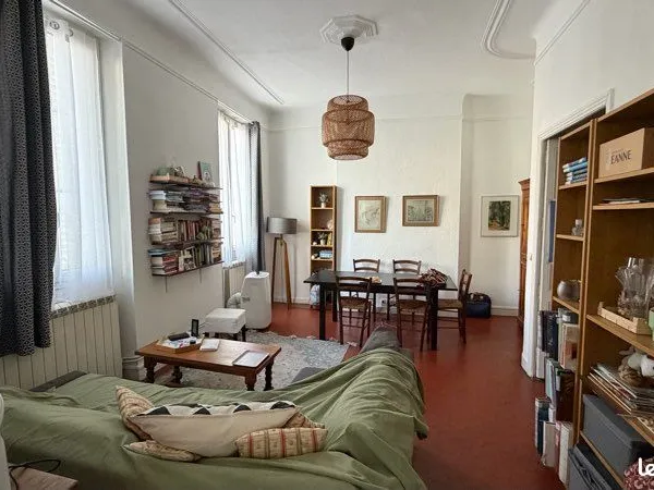 Loue appartement T3 proche Castellane