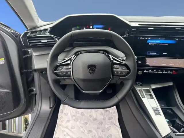Peugeot 308 hybrid 145 e-dcs6 allure — photo 12