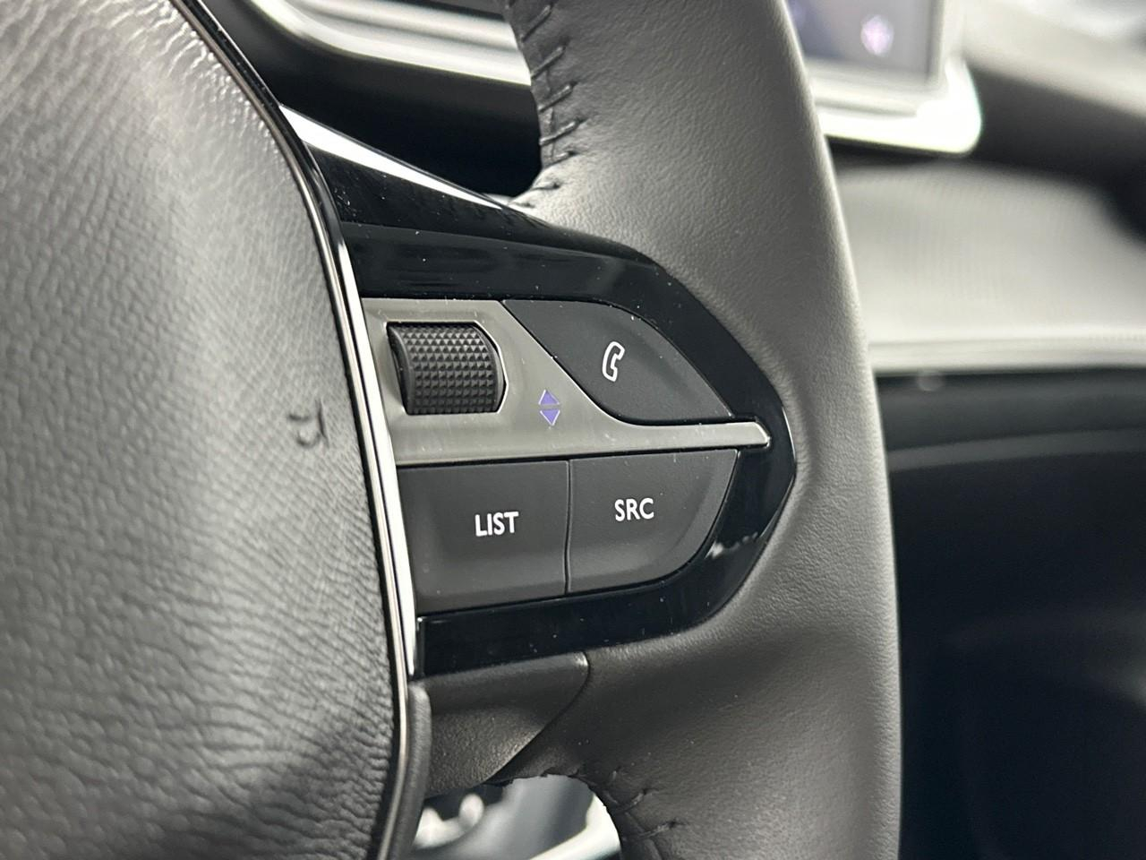 Peugeot 208 electrique 50 kwh 136ch allure — photo 18