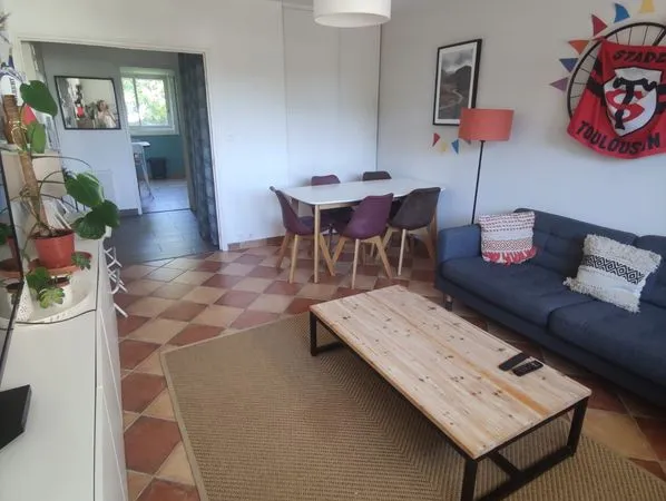 Chambre meublée colocation Rennes Bréquigny grand salon séjour