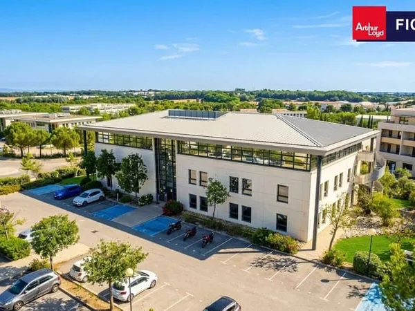 Bureaux 740 m²