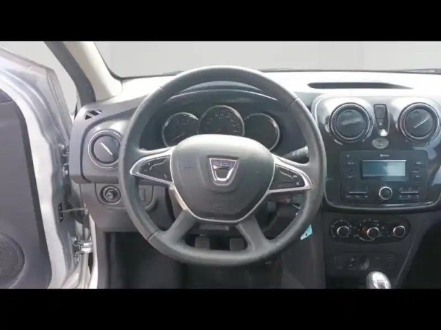 Dacia Sandero 1.0 sce 75ch lauréate -18 — photo 13