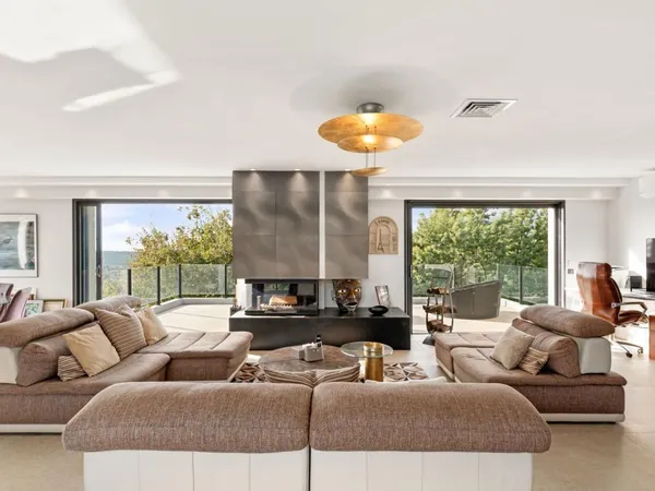 Maison 5 pièces 200 m²