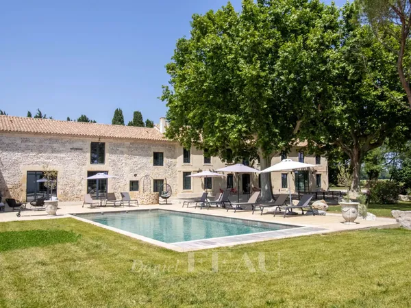 Maison 8 pièces 450 m²