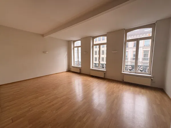 A louer, Appartement T3 rue nationale à côté du square FOCH
