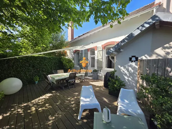 MAISON DE VILLE - JARDIN PLEIN SUD & PISCINE