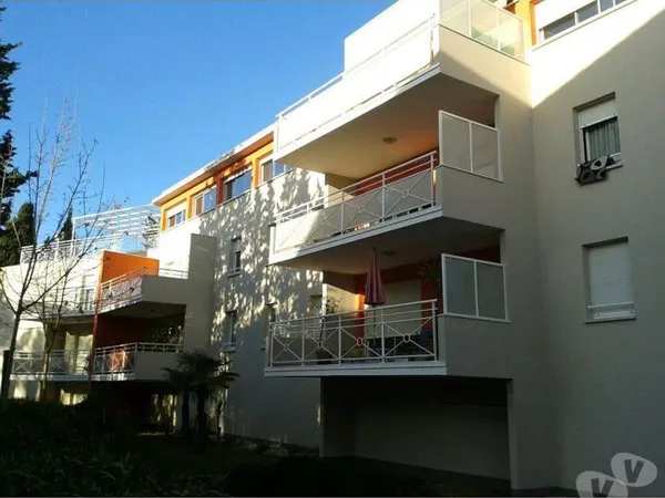 NIMES, APPARTEMENT 3 Pièces, Terrasse et Parking